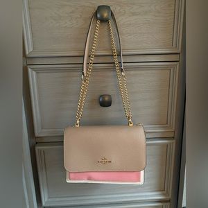 COACH PINK AND BEIGE CHAIN CROSSBODY/SHOULDER BAG